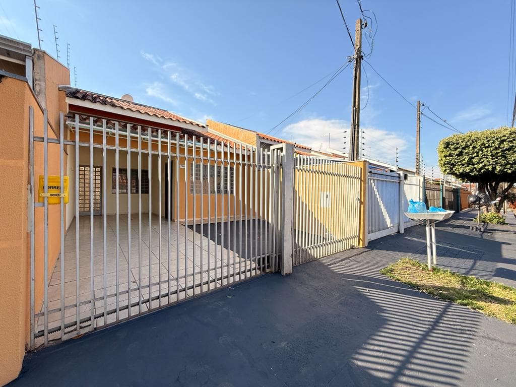 Casa à venda em Maringá, Jardim Santa Rosa, com 3 quartos, com 99.92 m²