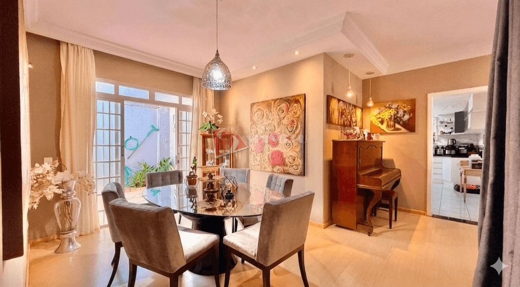 Casa à venda em Maringá, Zona 03, com 3 quartos, com 168.5 m²