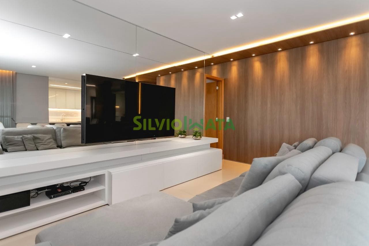 Apartamento com 163,10 m² à venda por R$ 2.299.000,00 na Zona 03 de Maringá-PR