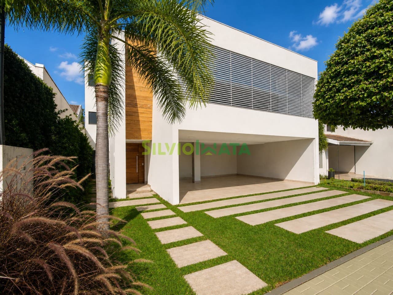 Casa à Venda no Condomínio DeltaVille II | 432 m² | 4 Suítes | Piscina