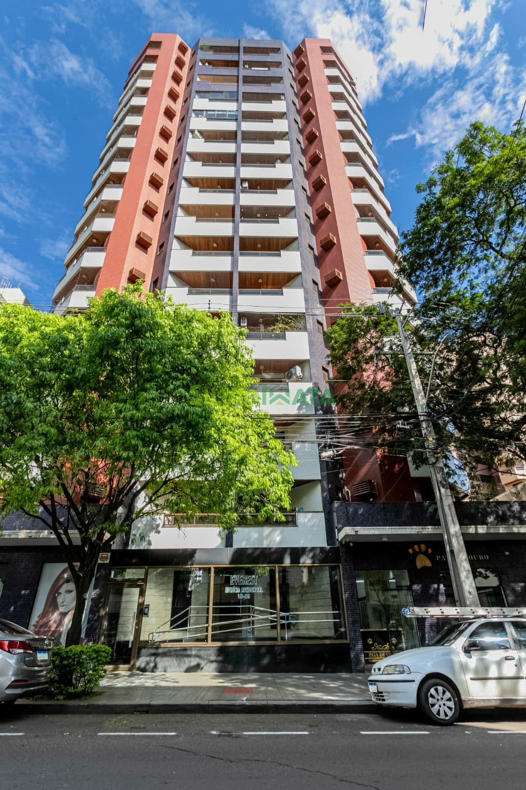 Apartamento à Venda no Edifício Evereste | Zona 07 Maringá/PR