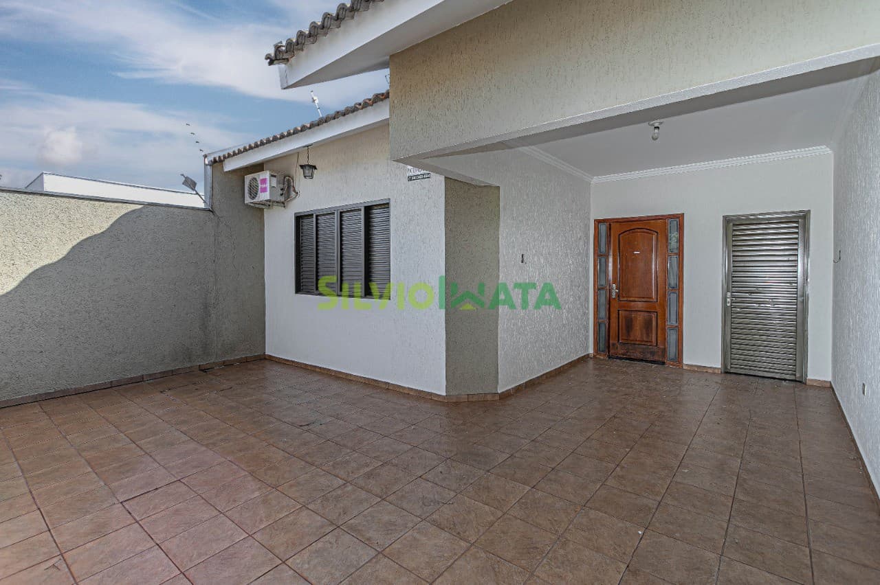 Sobrado à Venda no Jardim Oásis em Maringá/PR 174,81 m² Privativos, Suíte e Espaço Gourmet com Churrasqueira